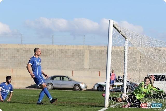 הכדור ברשת (וואסים מוואסי)